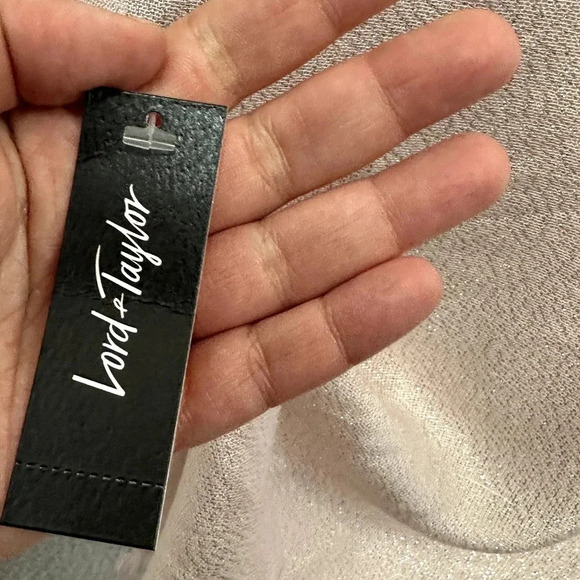 Lord & Taylor Scarf Womnes One Size Pink Glitter Shimmer Fringe Wrap‎ NWT - Picture 4 of 5